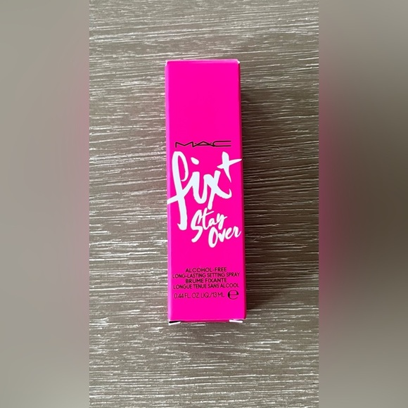 MAC Cosmetics Beauty & Skincare 4 Piece Mini Size - Picture 8 of 12